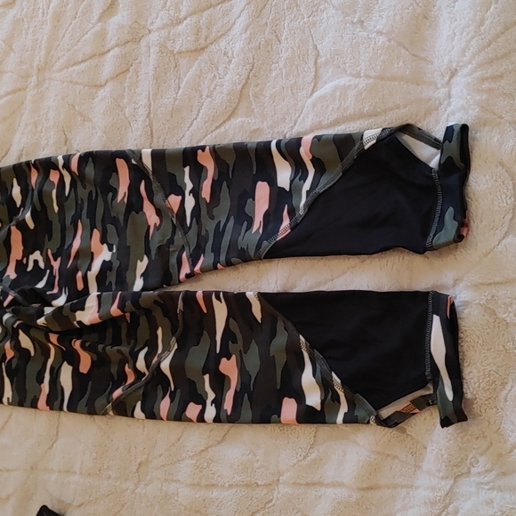 NWT Girl's Old Navy Go-Dry leggings XL (14-16) - Picture 6 of 6